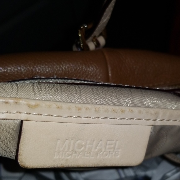 Authentic Michael Kors Leather tote - Picture 5 of 8